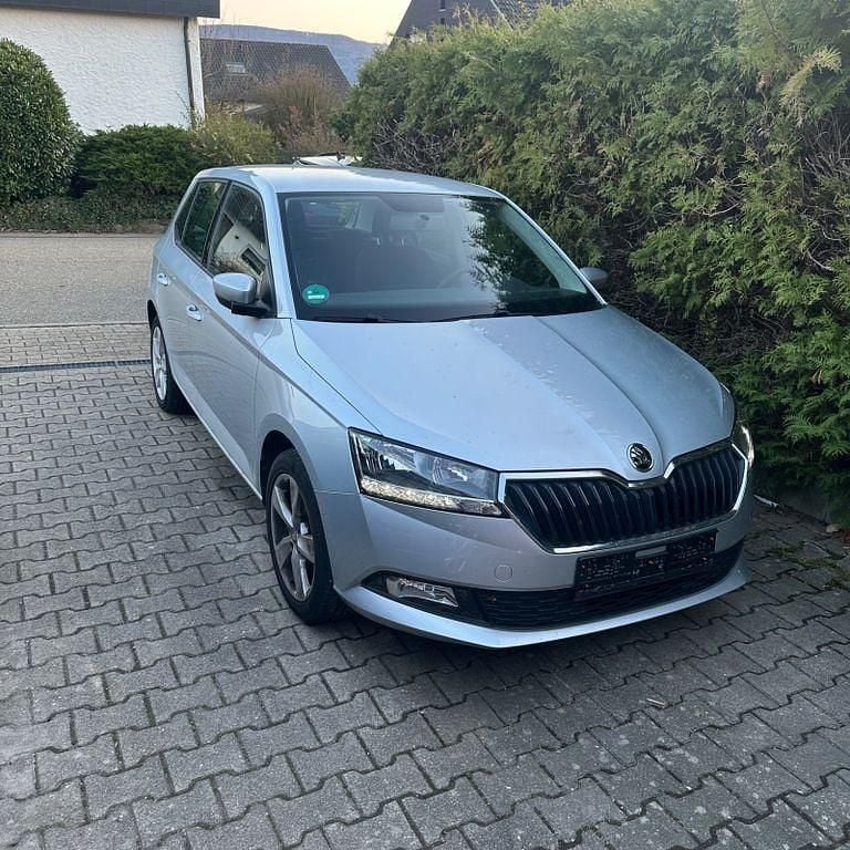 Gebraucht Skoda Fabia Cool Plus 60 PS (44 kW) 2019 Silber Limousine