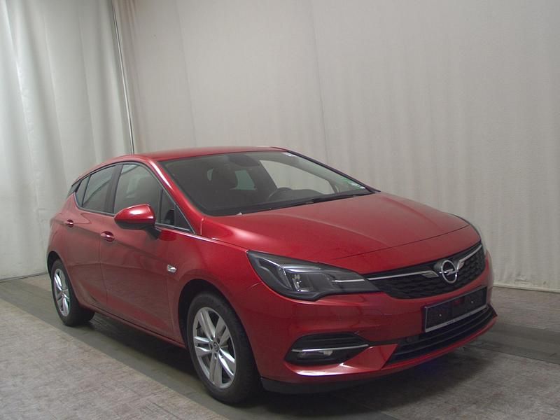 Gebraucht Opel Astra Edition 122 PS (89 kW) 2020 Rot Limousine