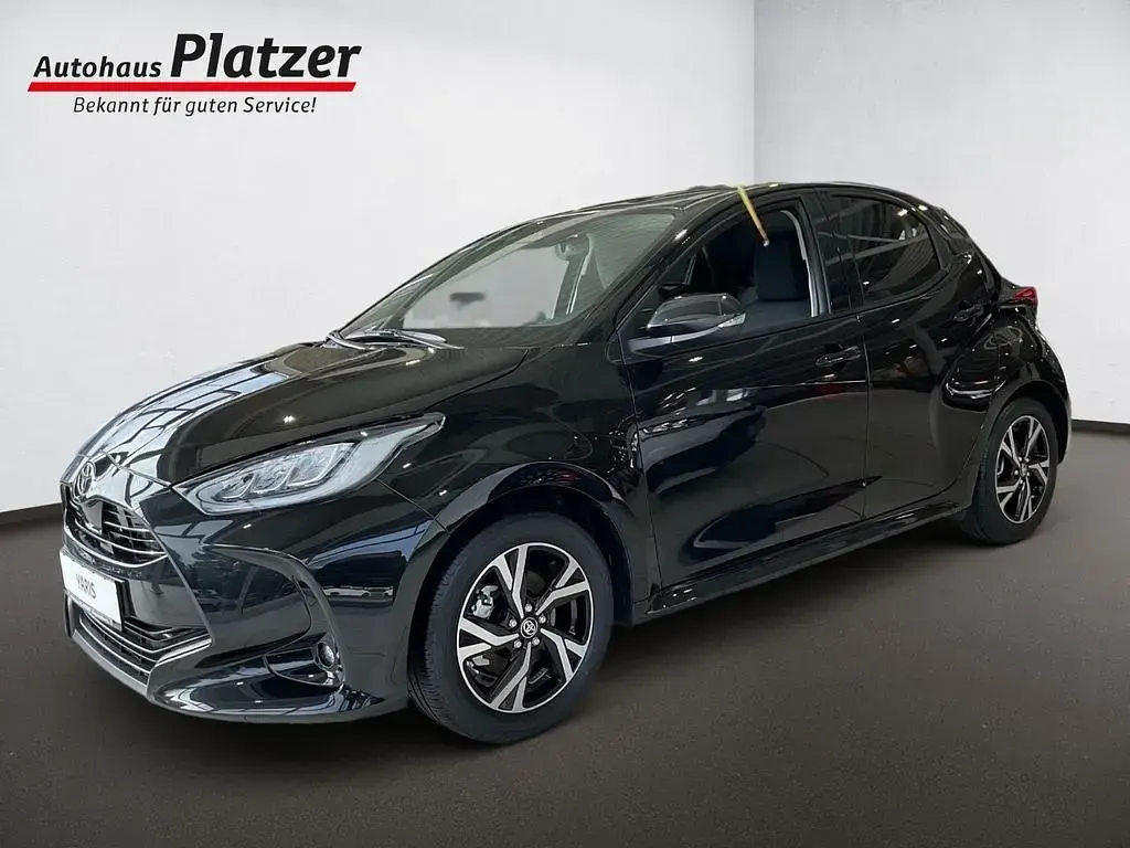 Neu Toyota Yaris Hybrid 92 PS (67 kW) 2025 Blau Limousine