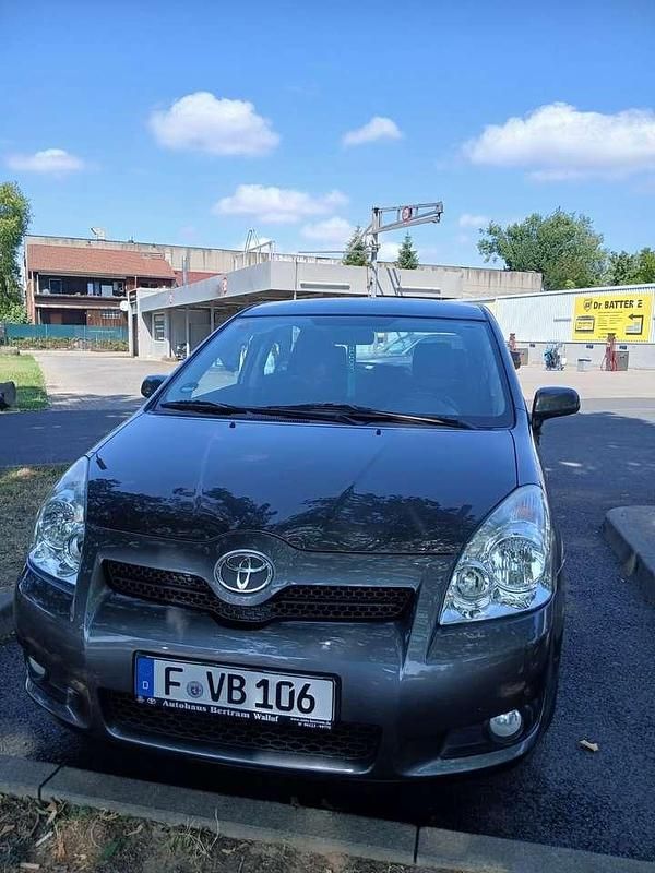 Andere farben Gebraucht 2008 Toyota Corolla Verso Sol Van / Kleinbus | 3.600 € (Fairer Preis) - Bild 1/4