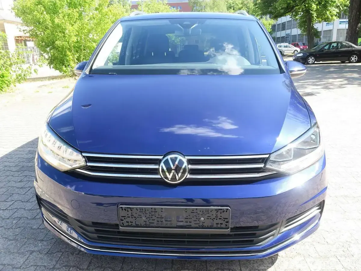 Gebraucht VW Touran Move 150 PS (110 kW) 2024 Atlantik blue metallic Van / Kleinbus
