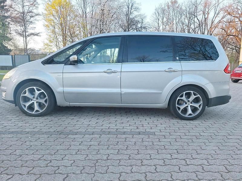 Gebraucht Ford Galaxy Ghia 140 PS (102 kW) 2008 Silber Van / Kleinbus