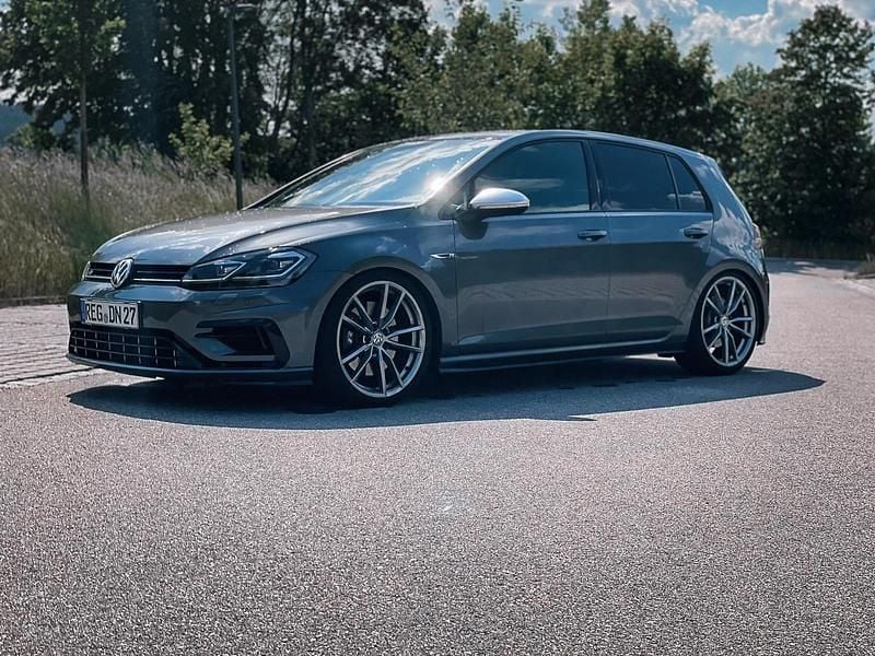 Silber Gebraucht 2020 VW Golf VII Limousine | 26.599 € (Fairer Preis) - Bild 1/4