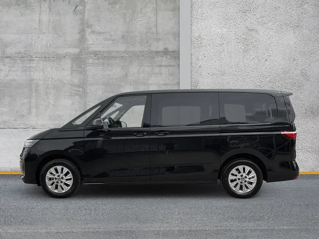 Gebraucht VW T7 Life 150 PS (110 kW) 2025 Deep black perleffekt Van