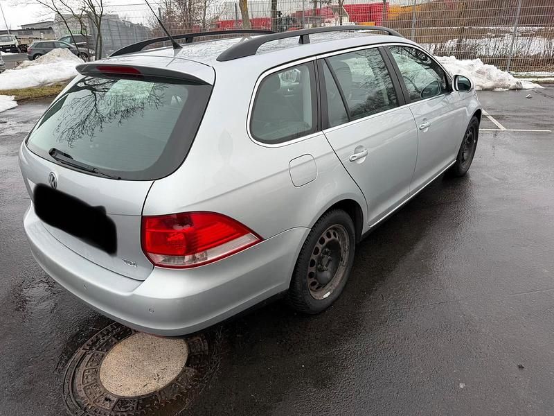 Gebraucht VW Golf V 105 PS (77 kW) 2008 Silber Kombi