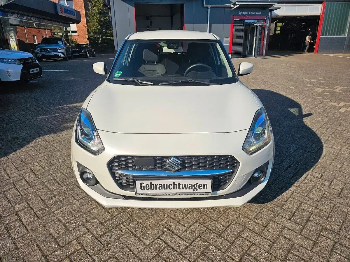 Gebraucht Suzuki Swift Comfort 83 PS (61 kW) 2022 Weiß Kleinwagen