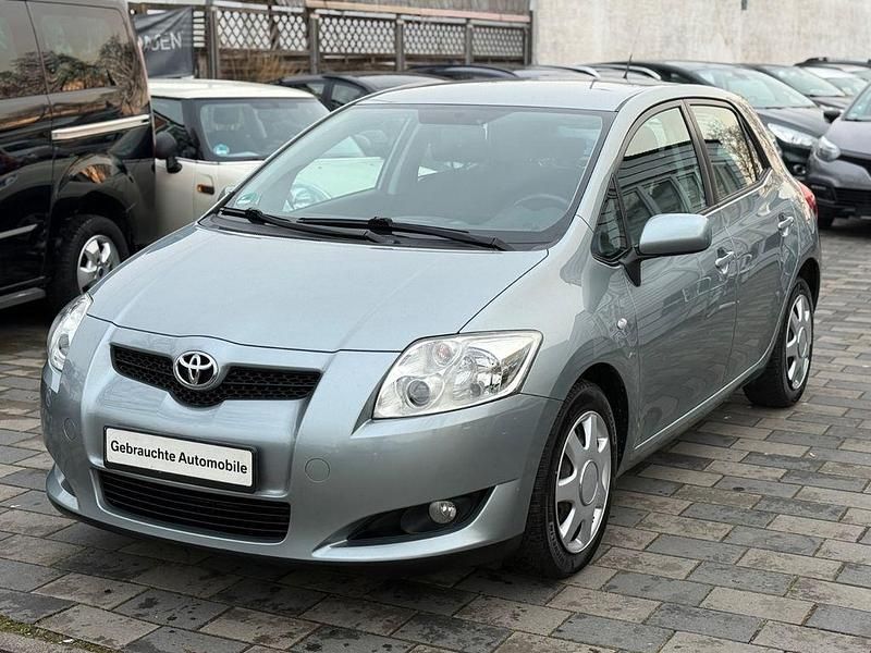 Gebraucht Toyota Auris Life 90 PS (66 kW) 2009 Silber Kleinwagen