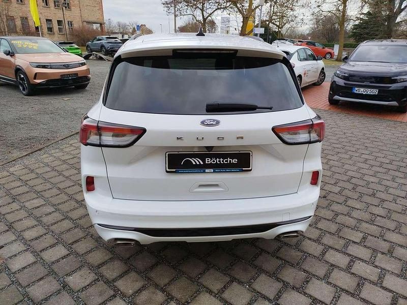Gebraucht Ford Kuga ST-Line 150 PS (110 kW) 2021 Frostweiß SUV