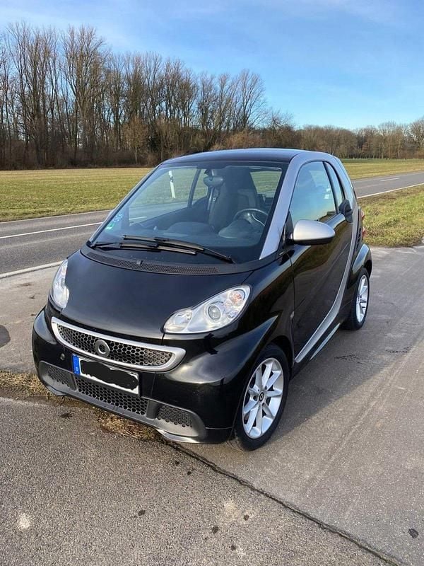 Schwarz Gebraucht 2013 Smart ForTwo Coupé Coupé | 5.333 € - Bild 1/4