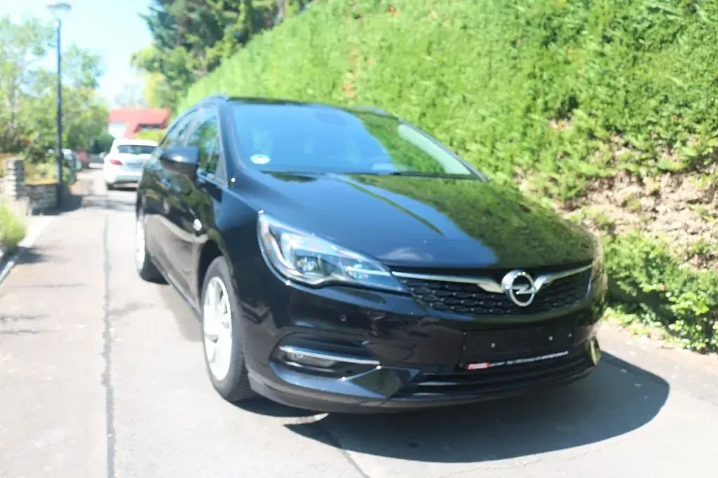Gebraucht Opel Astra 131 PS (96 kW) 2023 Schwarz Kleinwagen