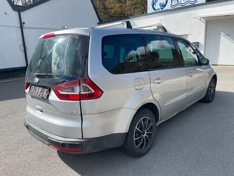 Gebraucht Ford Galaxy Ghia 131 PS (96 kW) 2006 Silber Van / Kleinbus