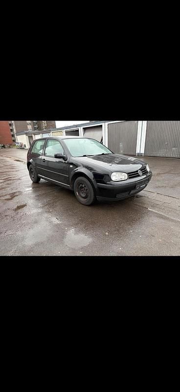 Gebraucht VW Golf IV 101 PS (74 kW) 2002 Schwarz Kleinwagen