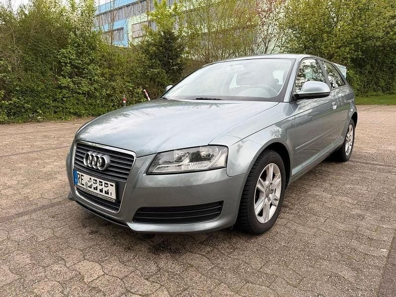 Second-hand Audi A3 Ambition 102 CP (75 kW) 2010 Argintiu Hatchback