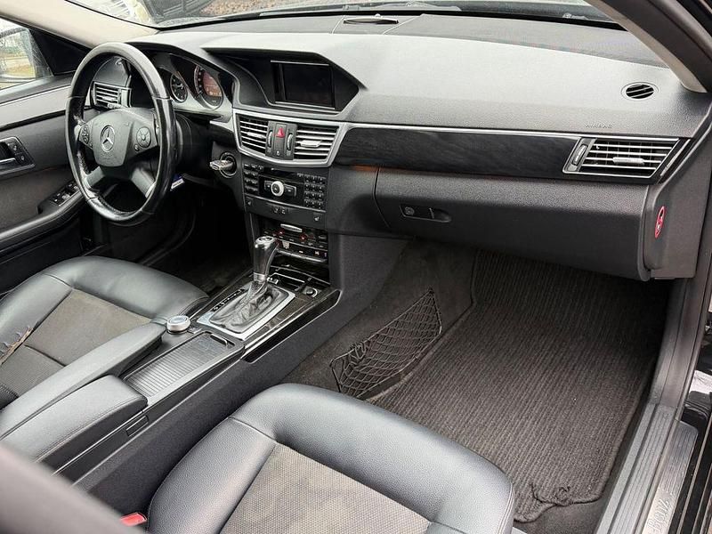 Gebraucht Mercedes E200 136 PS (100 kW) 2010 Schwarz Kombi