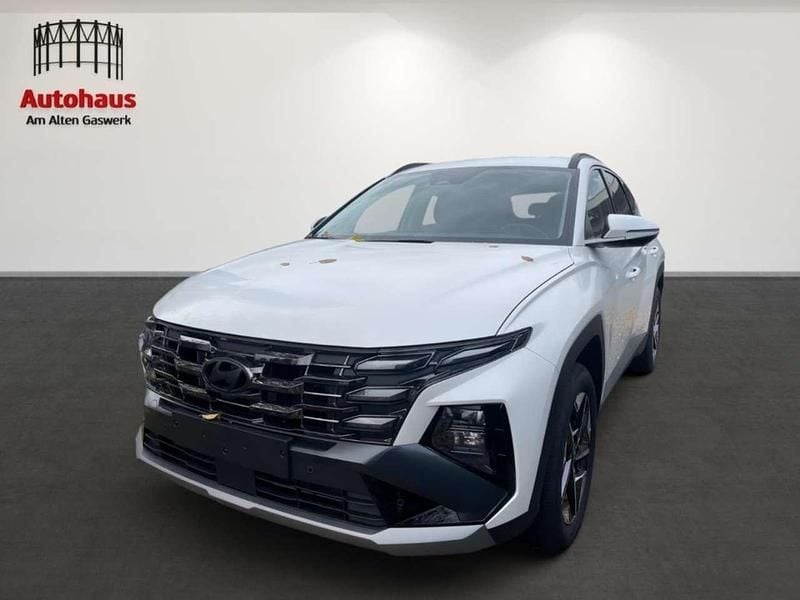 Weiss Neu 2025 Hyundai Tucson Trend SUV | 40.485 € (Guter Preis) - Bild 1/4