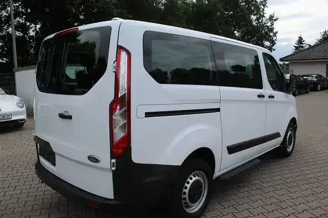 Usata Ford Transit Custom 105 CV (77 kW) 2021 Bianco Station wagon