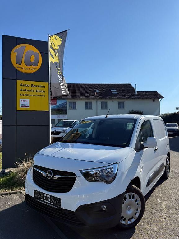 Gebraucht Opel Combo Edition 102 PS (75 kW) 2019 Weiß Van / Kleinbus