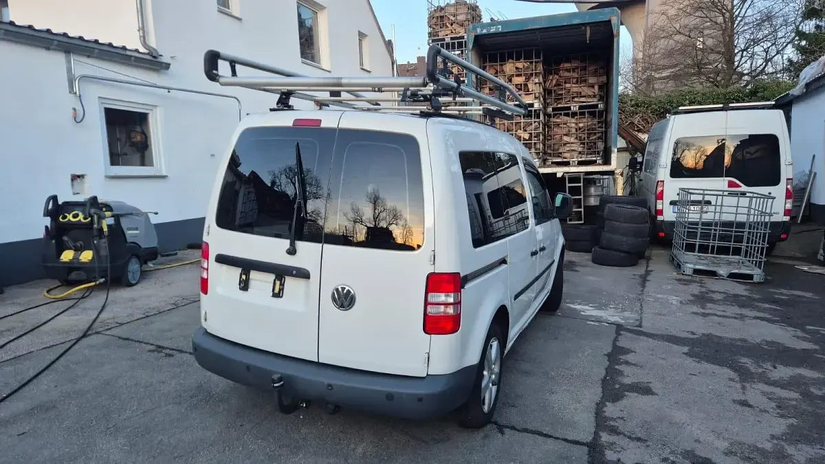 Gebraucht VW Caddy 102 PS (75 kW) 2013 Weiß Van / Kleinbus