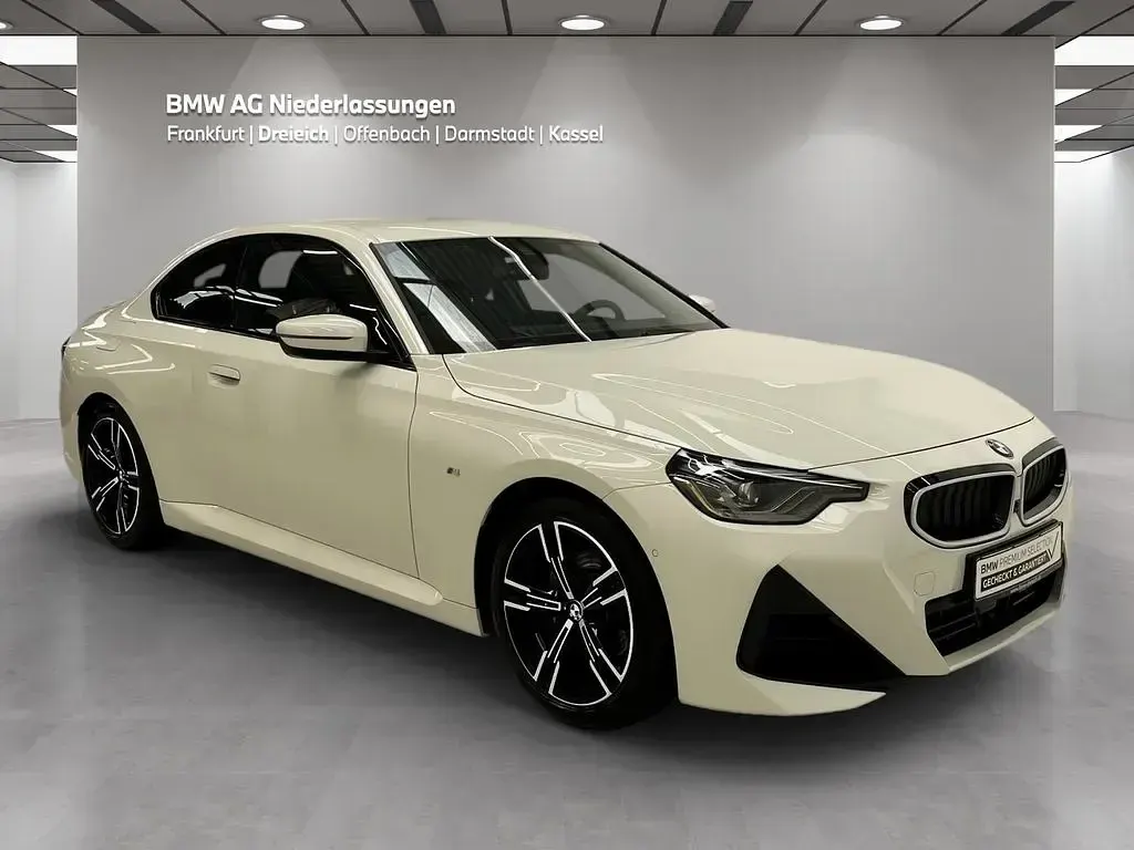 Gebraucht BMW 220 M Sport 184 PS (135 kW) 2025 Weiß Coupé