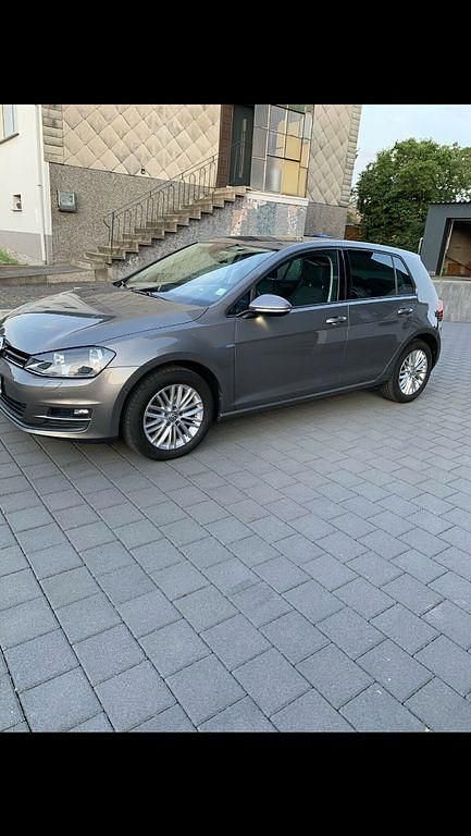 Grau Gebraucht 2015 VW Golf VII Cup Limousine | 8.900 € (Guter Preis) - Bild 1/4