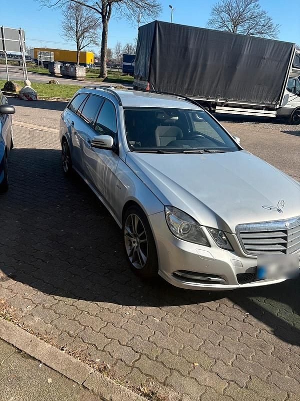 Gebraucht Mercedes E220 170 PS (125 kW) 2013 Silber Kombi