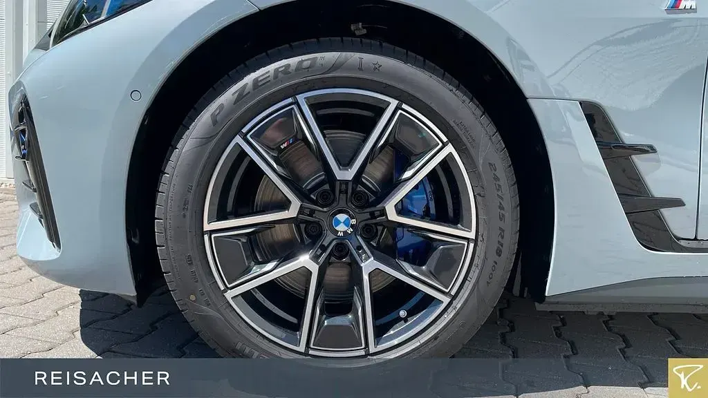 Neu BMW i4 Comfort Edition 250 kW (340 PS) 2026 M brooklyn grau metallic Limousine