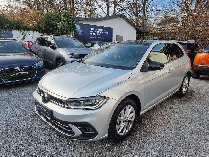 Gebraucht VW Polo Style 95 PS (69 kW) 2023 Silber Limousine