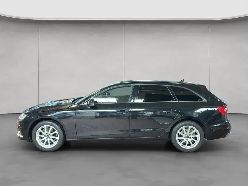 Gebraucht Audi A4 Sport 150 PS (110 kW) 2022 Schwarz Kombi