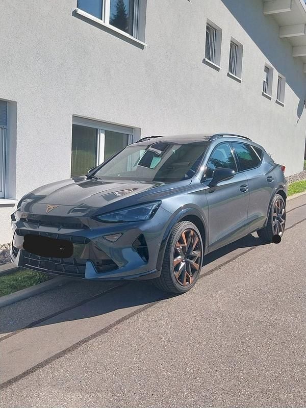 Grau Gebraucht 2025 Cupra Formentor VZ SUV | 38.900 € (Superpreis) - Bild 1/4