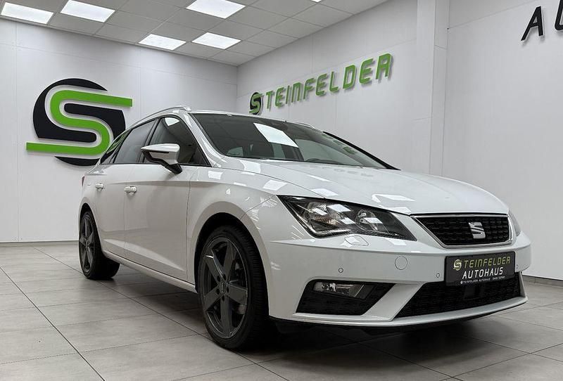 Weiß Gebraucht 2020 Seat Leon ST Style Kombi | 15.990 € (Fairer Preis) - Bild 1/4