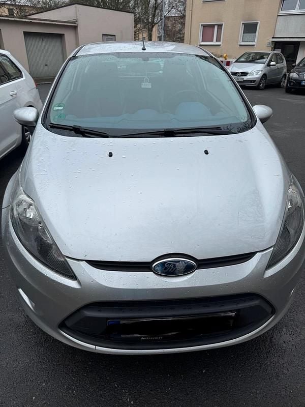 Gebraucht Ford Fiesta 97 PS (71 kW) 2009 Silber Kleinwagen