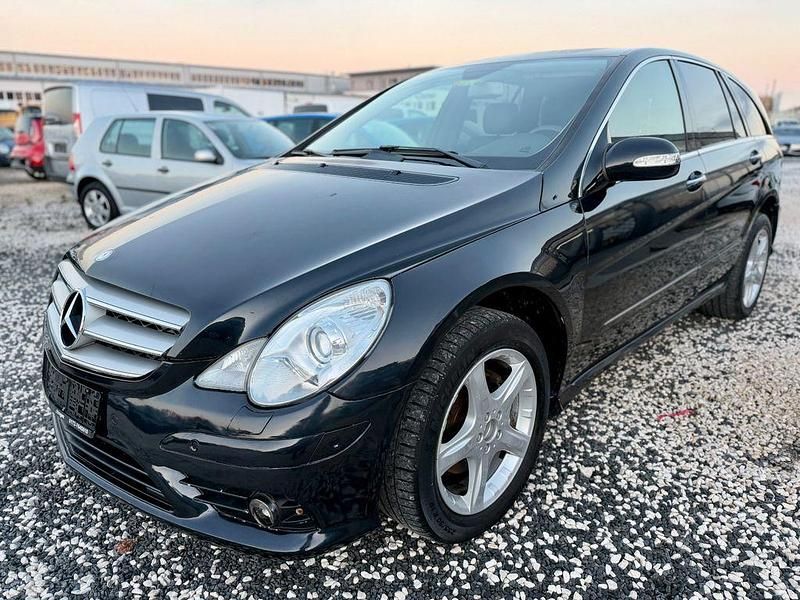Schwarz Gebraucht 2008 Mercedes R350 Van / Kleinbus | 5.990 € (Superpreis) - Bild 1/4