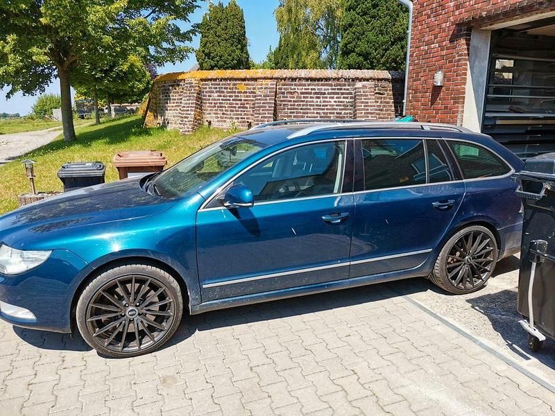 Gebraucht Skoda Superb Elegance 260 PS (191 kW) 2012 Grün Kombi