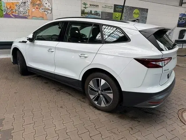 Gebraucht Skoda Enyaq iV Loft 131 kW (179 PS) 2024 Weiß SUV