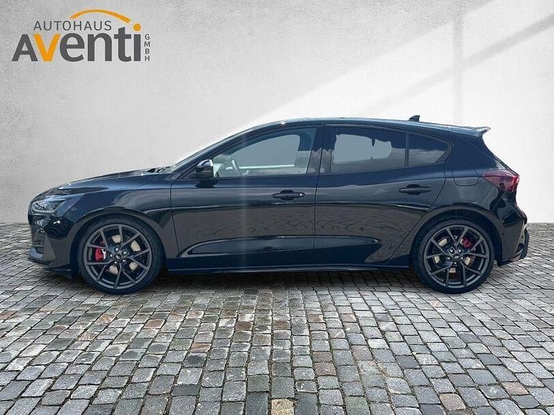 Neu Ford Focus ST 280 PS (205 kW) 2025 Schwarz Limousine