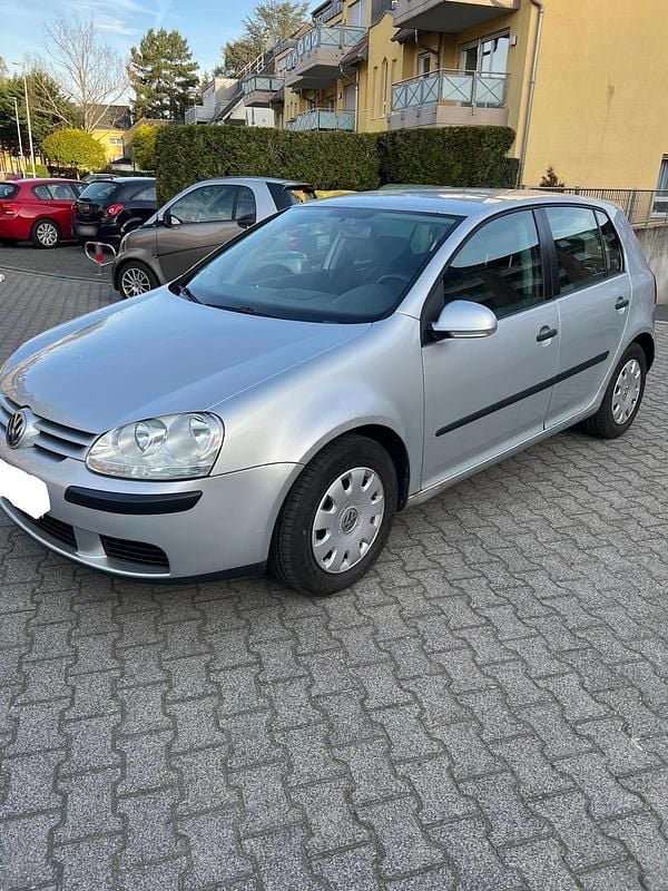 Gebraucht VW Golf V 90 PS (66 kW) 2005 Silber Kleinwagen