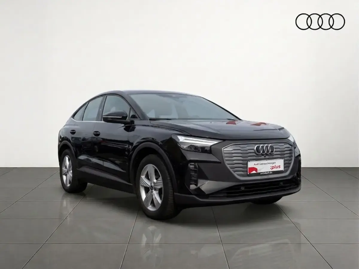 Gebraucht Audi Q4 Sportback e-tron Ambiente 125 kW (170 PS) 2023 Mythosschwarz metallic SUV