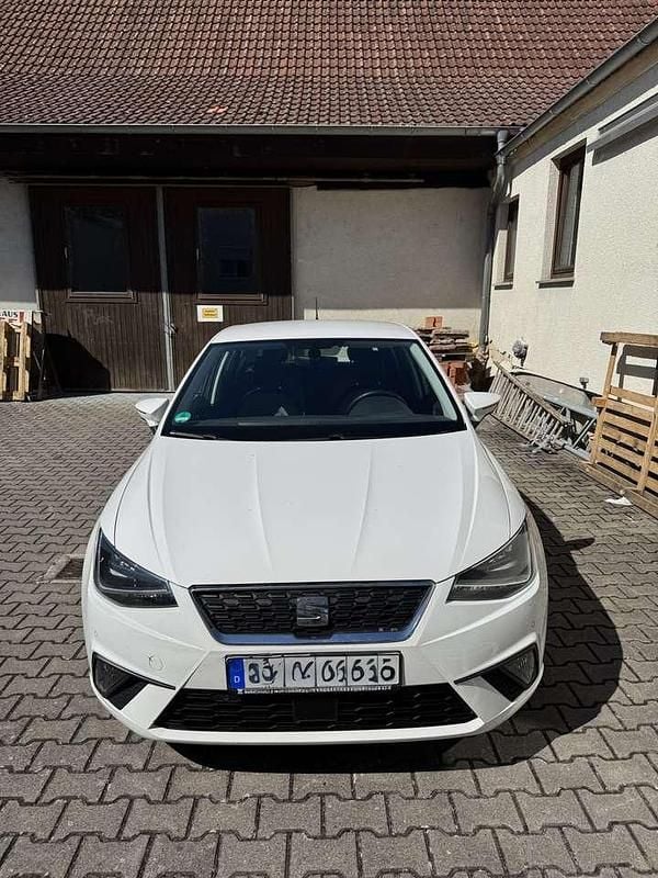 Weiß Gebraucht 2018 Seat Ibiza Style Kleinwagen | 10.500 € (Guter Preis) - Bild 1/4