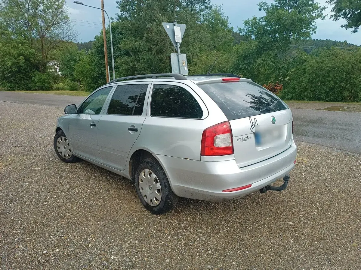 Gebraucht Skoda Octavia Ambition 105 PS (77 kW) 2012 Silber Kombi