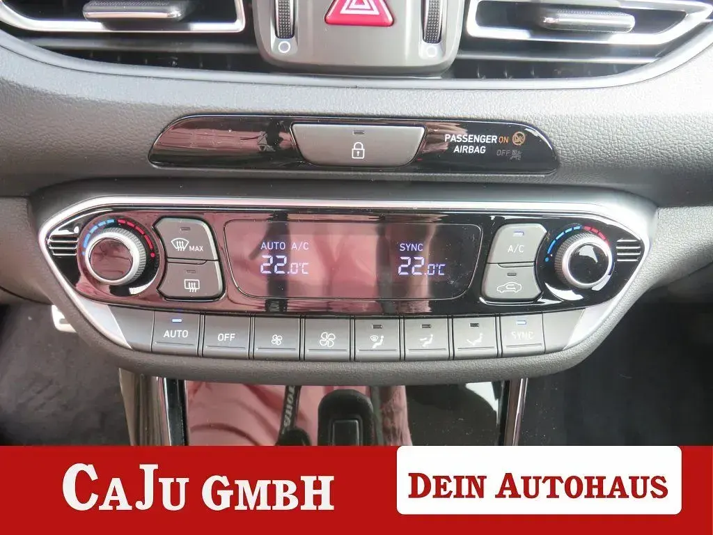 Neu Hyundai i30 N Line 150 PS (110 kW) 2026 Schwarz Limousine