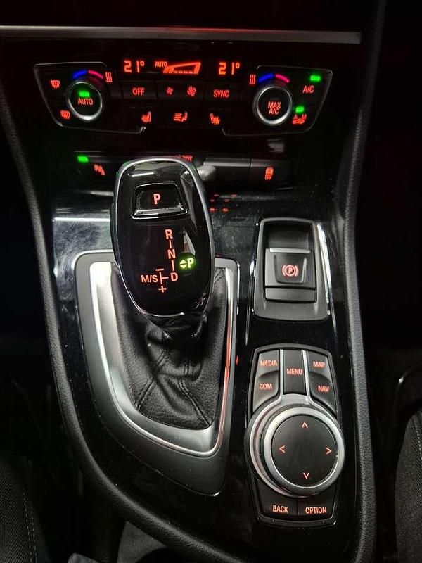 Gebraucht BMW 216 Advantage 116 PS (85 kW) 2020 Alpinweiss iii Van / Kleinbus