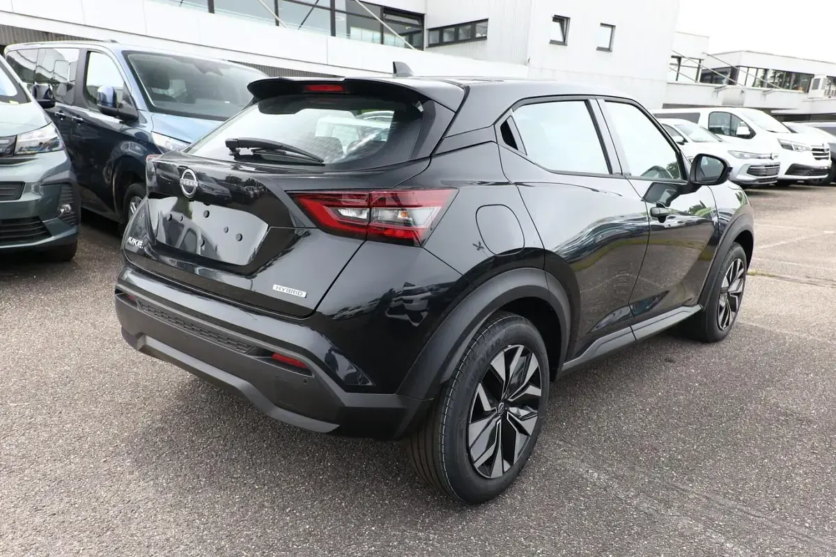 Neu Nissan Juke Acenta 94 PS (69 kW) 2025 Pearl black SUV