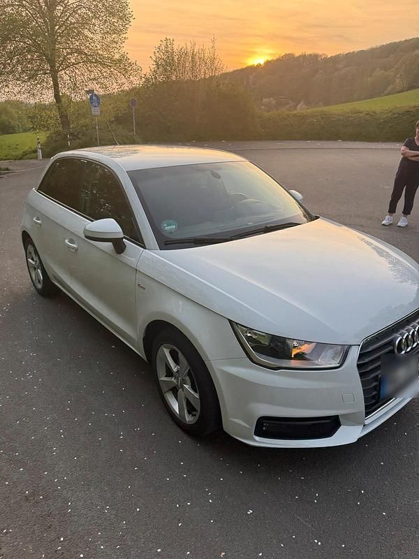 Gebraucht Audi A1 95 PS (69 kW) 2018 Weiß Kleinwagen