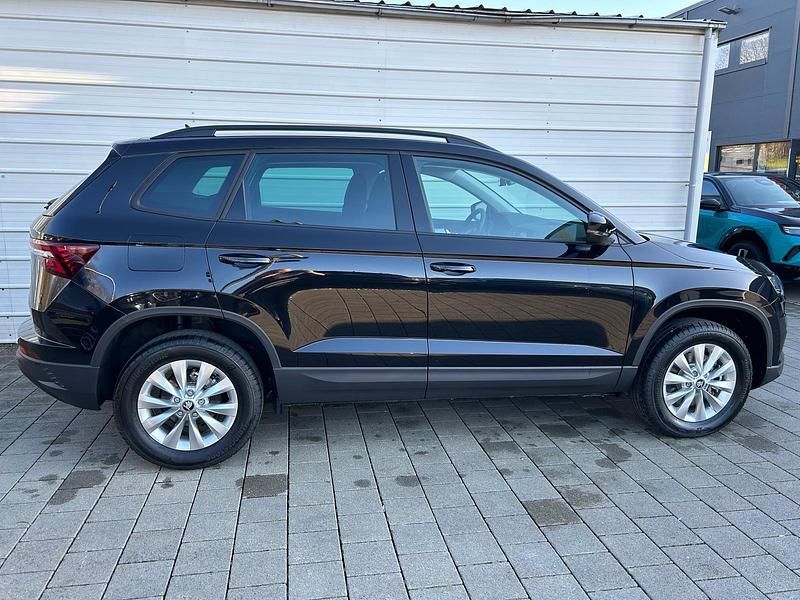 Neu Skoda Karoq Selection 150 PS (110 kW) 2025 Graphitegrau metallic SUV