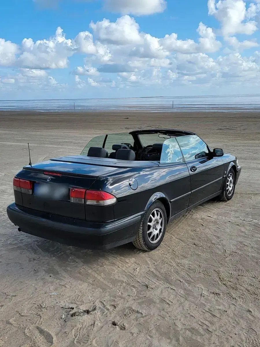 Używany Saab 9-3 Cabriolet 131 KM (96 kW) 1999 Czarny Kabriolet