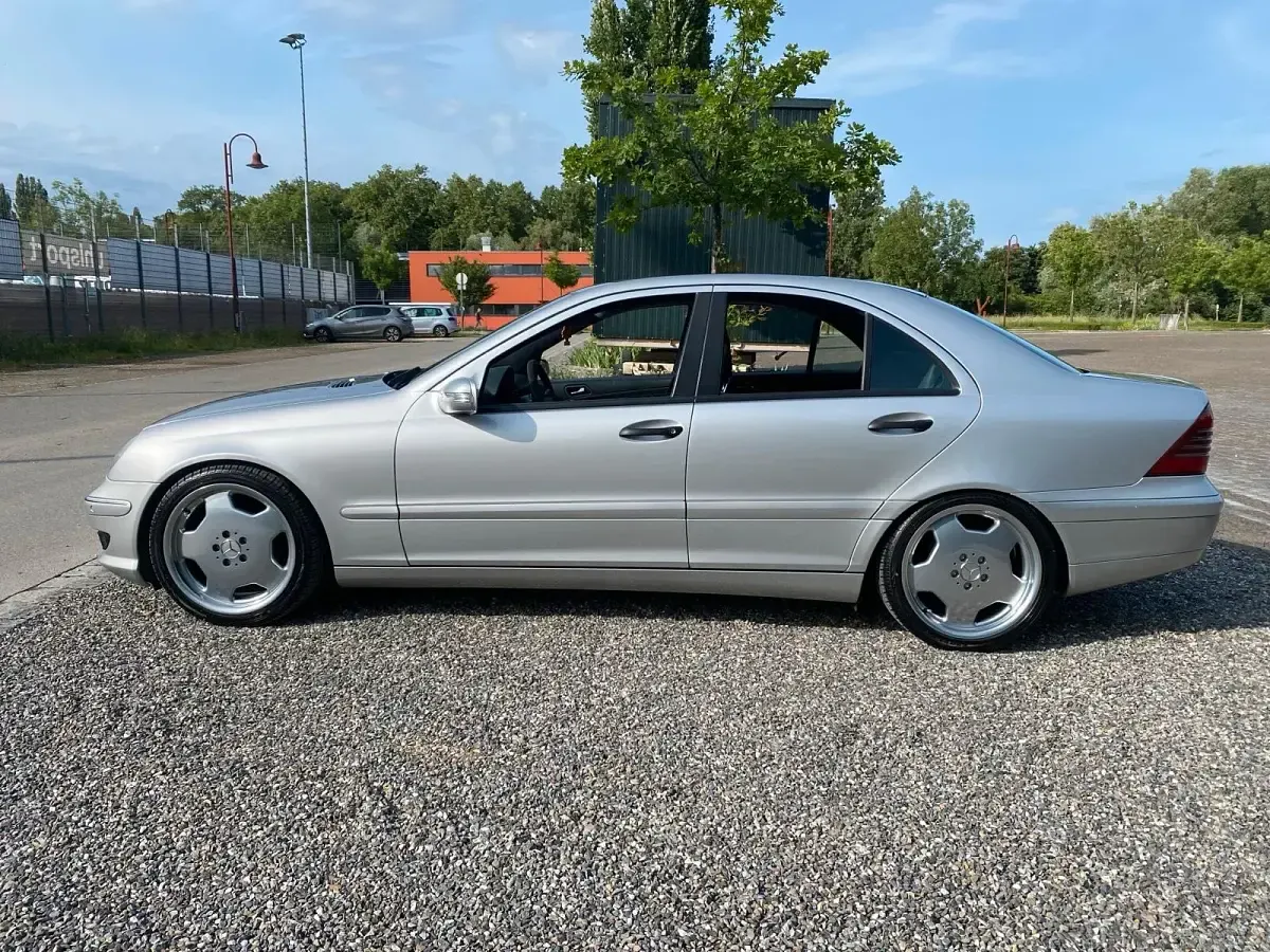 Gebraucht Mercedes C180 143 PS (105 kW) 2003 Silber Limousine