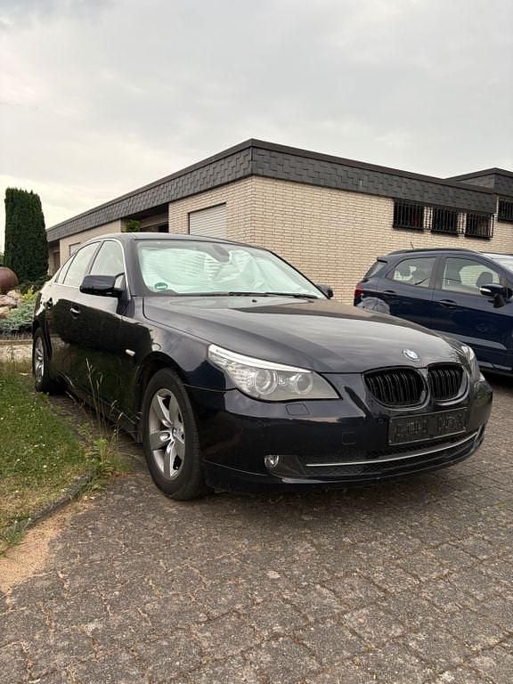 Gebraucht BMW 523 190 PS (139 kW) 2007 Blau Limousine