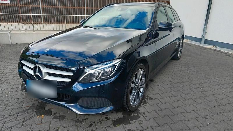 Schwarz Gebraucht 2017 Mercedes C220 Kombi | 7.800 € (Guter Preis) - Bild 1/4