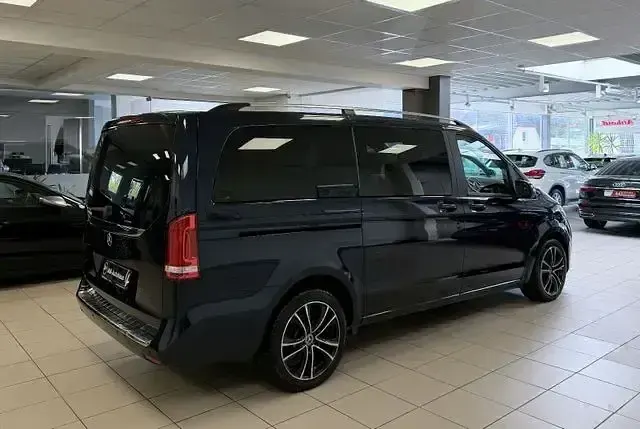 Gebraucht Mercedes V250 190 PS (139 kW) 2015 Blau Van / Kleinbus