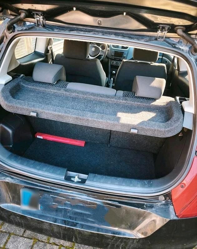 Second-hand Suzuki Swift 96 CP (70 kW) 2012 Negru Hatchback